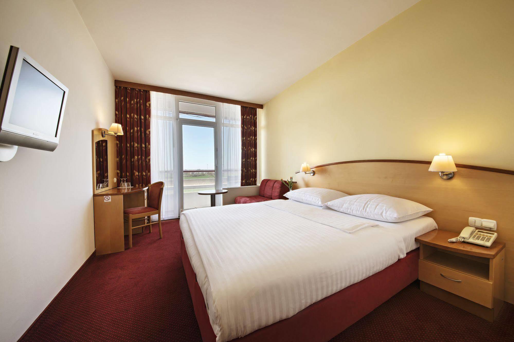 Lipa Hotel Lendava Exteriör bild