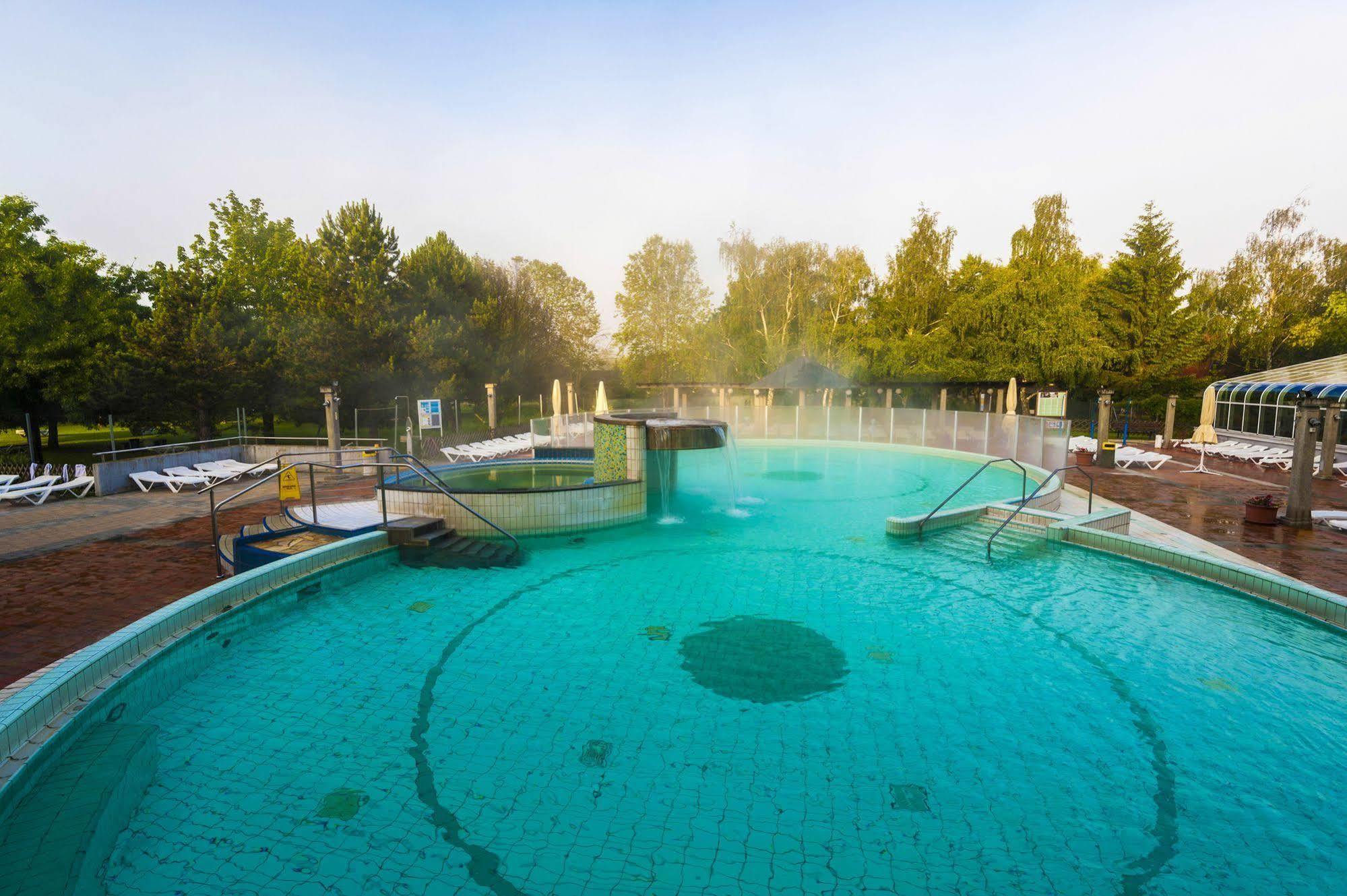 Lipa Hotel Lendava Exteriör bild